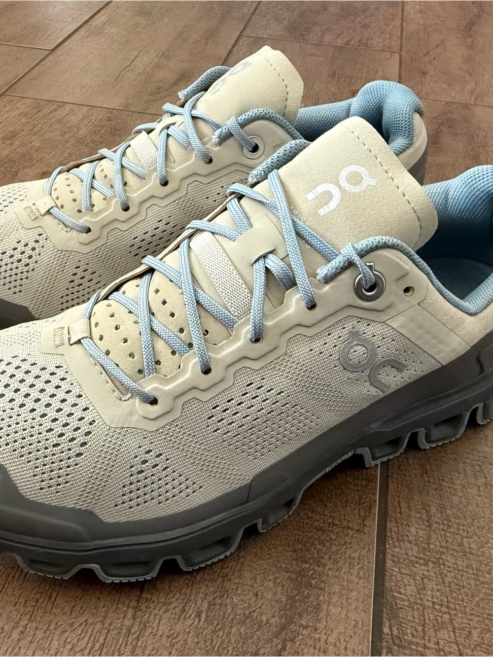 On Cloud Cloudventure Trail Running Shoes Sand Blue Lace Womenโs Sz 7